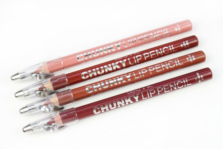Technic Chunky Lipliner Pencils with sharpener HairandFashionUK